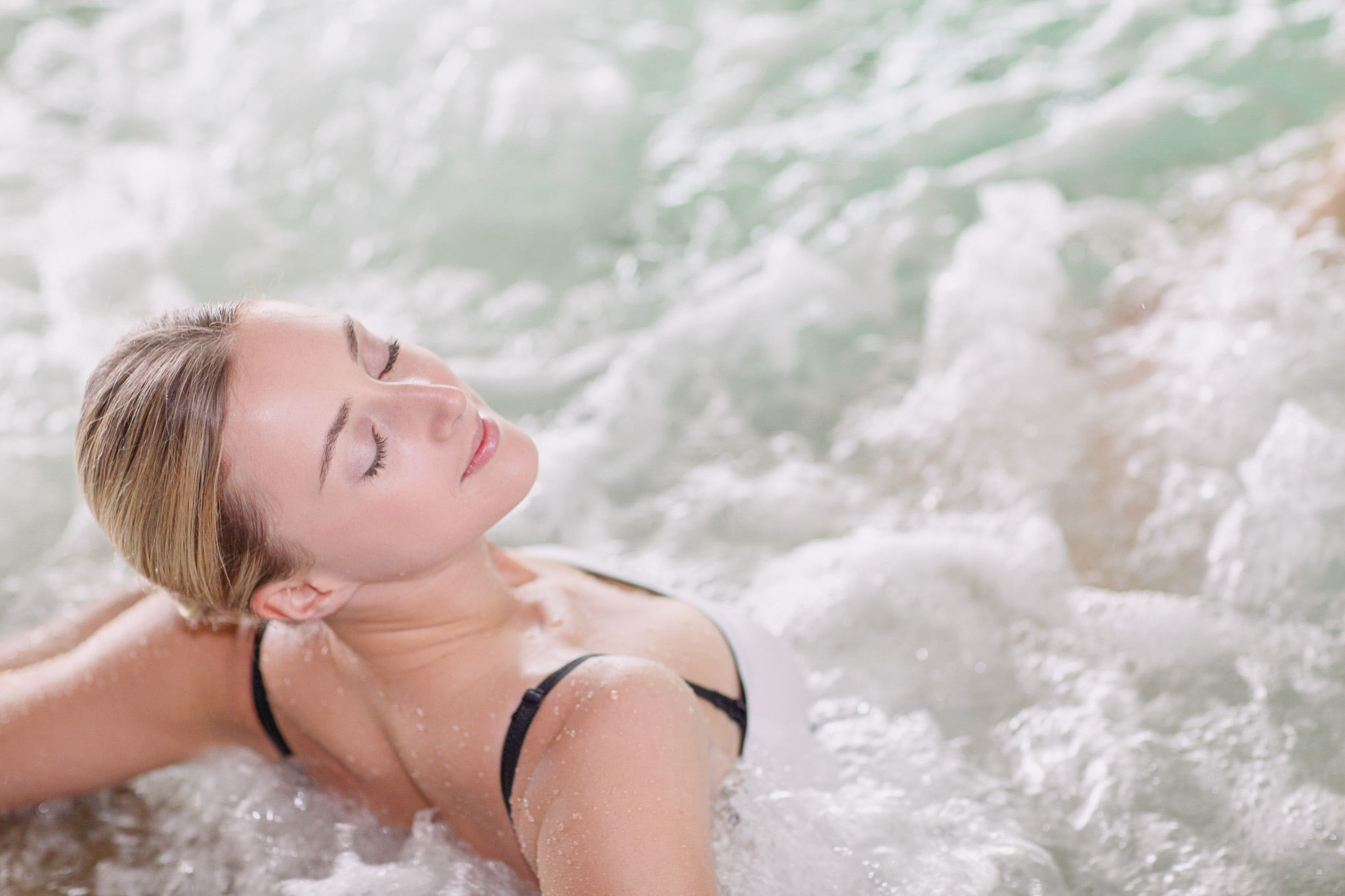 Frau im Thalasso-Zentrum