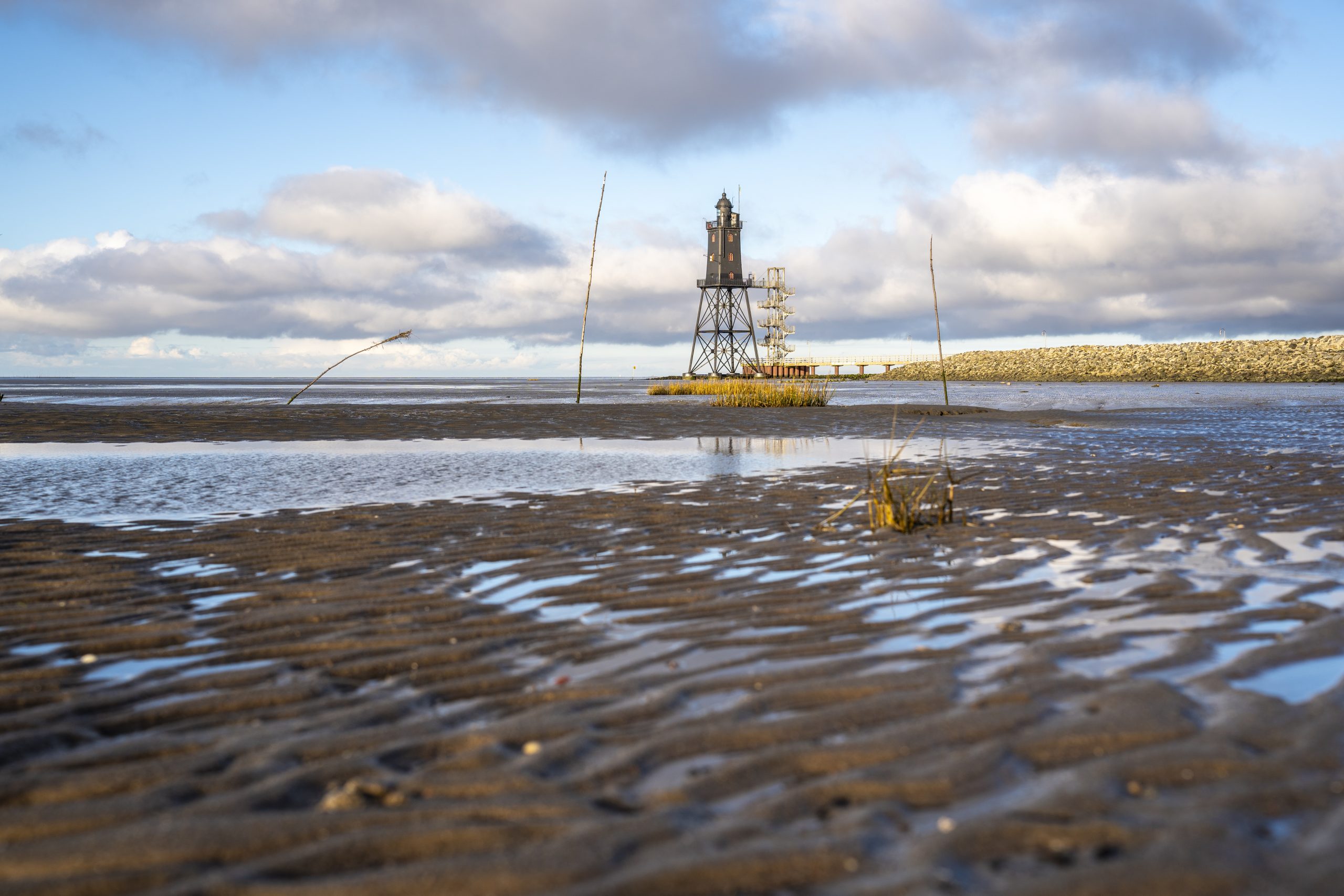 Leuchtturm Obereversand bei Ebbe im Watt
