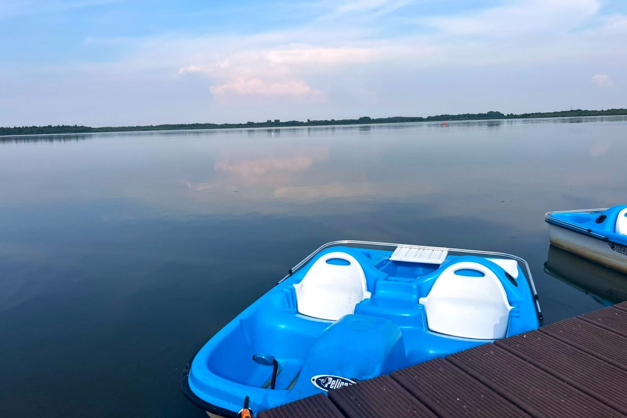 Tretboote am See Bederkesa